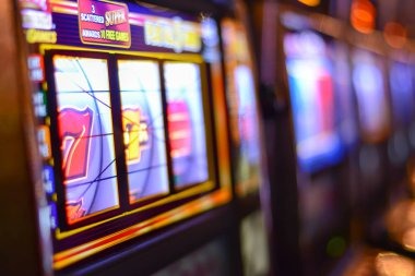 Big Time Gaming bonus features and free spin triggers displayed in-game